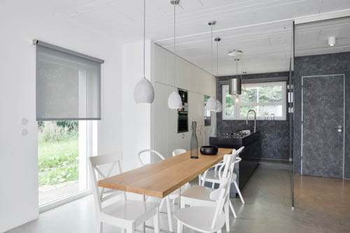 Nội thất ấn tượng với hai m&agrave;u đen – trắng