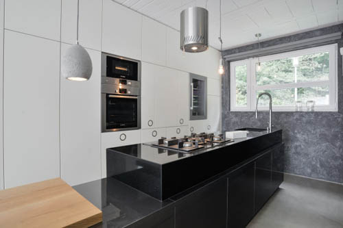 Nội thất ấn tượng với hai m&agrave;u đen – trắng