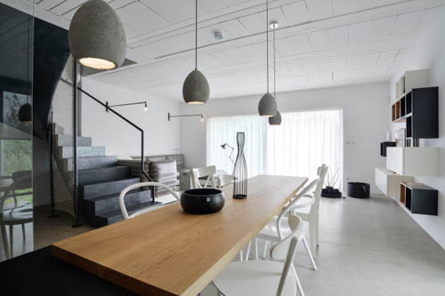 Nội thất ấn tượng với hai m&agrave;u đen – trắng