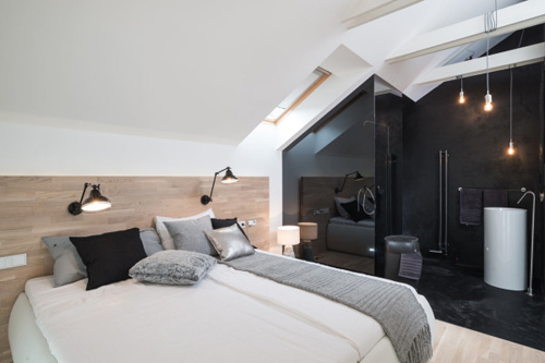 Nội thất ấn tượng với hai m&agrave;u đen – trắng