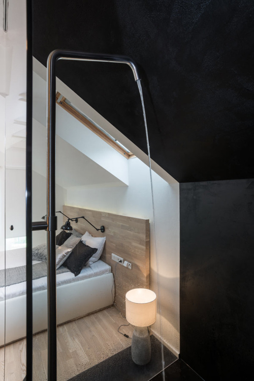 Nội thất ấn tượng với hai m&agrave;u đen – trắng