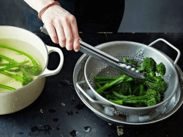 Mẹo nấu ăn đơn giản giúp bạn làm ra những món ăn ngon 8 Vani cũng rất hợp với rau xanh