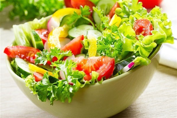 Những món ăn tự nhiên tốt cho sức khỏe thực phẩm tươi, trái cây tươi, rau củ quả tươi
