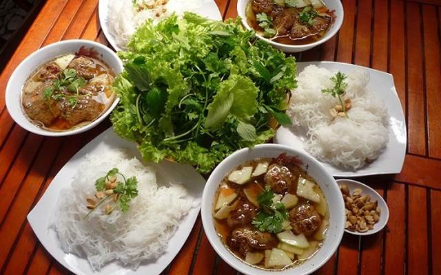 Ẩm thực Sài Gòn Những món ăn vặt và món ăn ngon lề đường