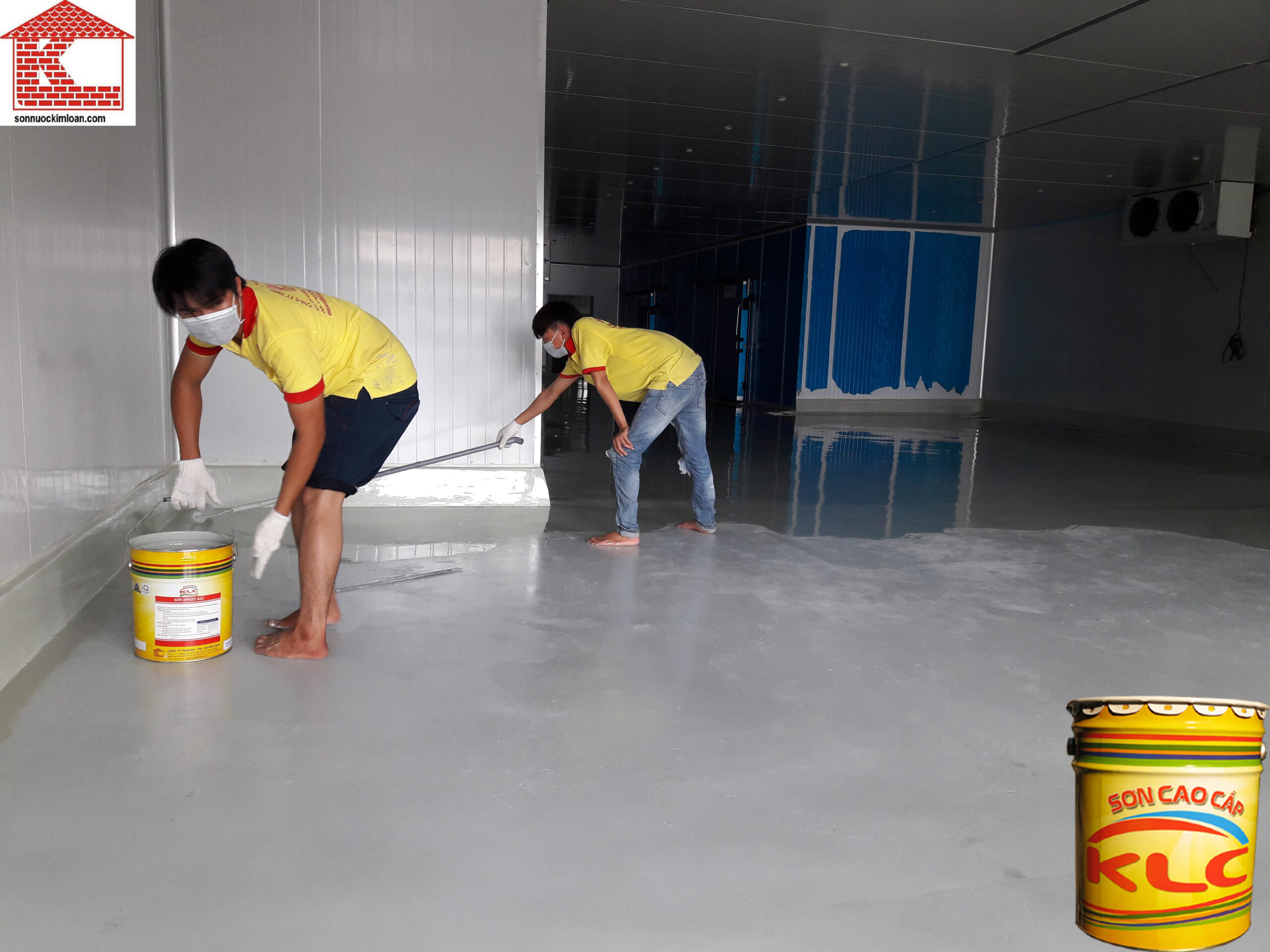 Để bảo vệ nền sơn epoxy và sử dụng được lâu hơn, bạn có thể thực hiện các biện pháp sau: