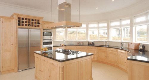 Bài trí phòng bếp đơn giản và sang trọng