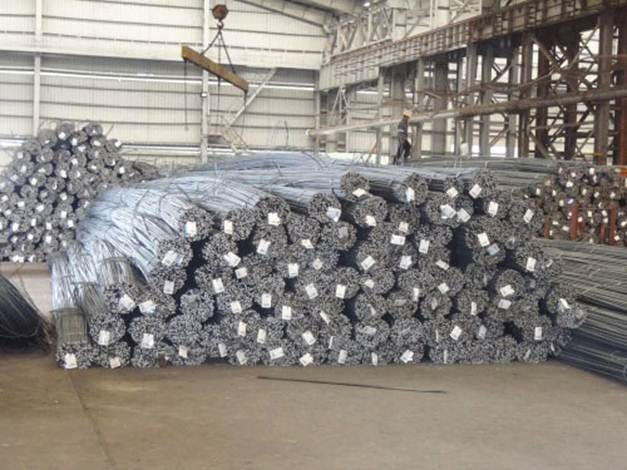 Thép nội trước bài toán cạnh tranh với thép ngoại