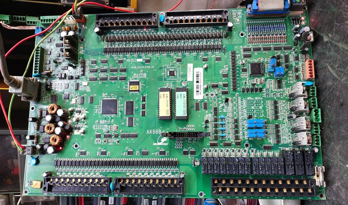 Sửa chữa board mạch máy ép nhựa