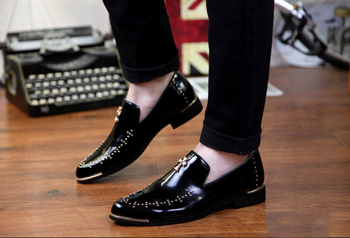 Giày da bóng giày thể thao là kiểu giày sinh ra dành cho những ngày mưa gió