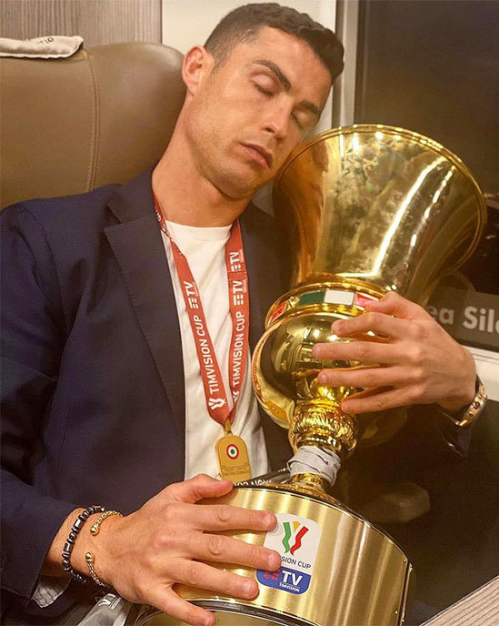 Hé lộ cuộc sống phi thường của Ronaldo siêu sao bóng đá 2 Hé lộ cuộc sống phi thường của Ronaldo siêu sao bóng đá