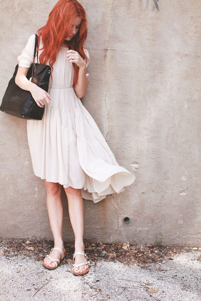 Lợi ích của dép đế trấu phong cách hơn trong trang phục ở chốn văn phòng