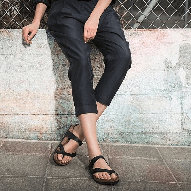 Lợi ích của dép đế trấu phong cách hơn trong trang phục ở chốn văn phòng