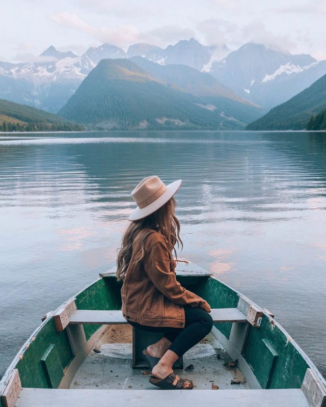 Lợi ích của dép đế trấu phong cách hơn trong trang phục ở chốn văn phòng