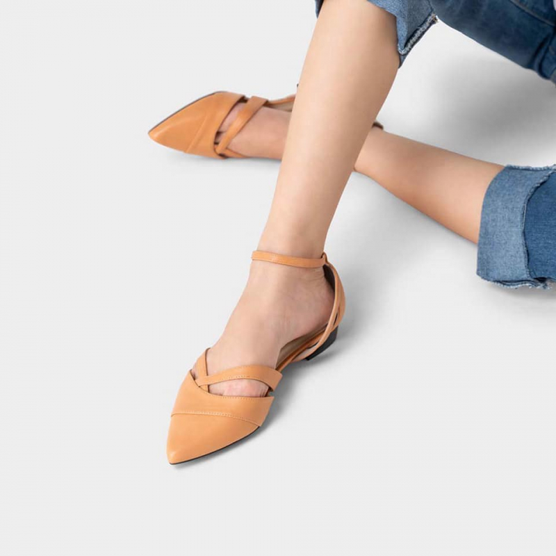 Những mẫu giày cao gót thời trang không thể thiếu trong tủ giày phụ nữ