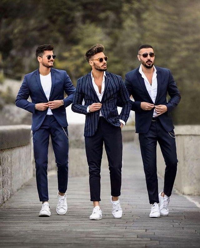 Mix đồ với sneaker phối cùng quần tây nam phong trần pha lẫn lịch lãm