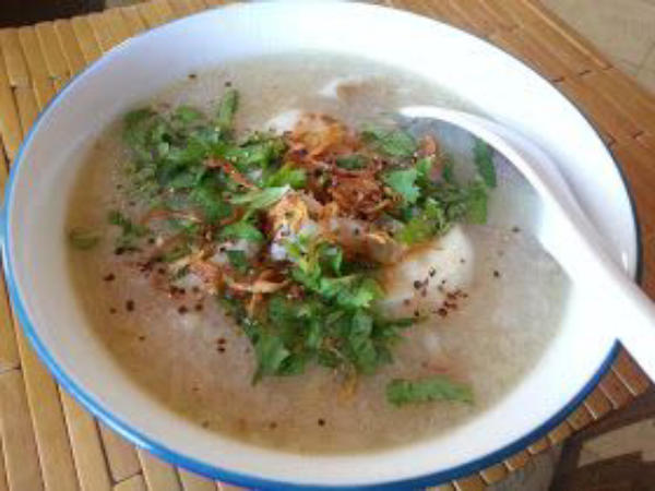 Món cháo cá của người Việt Nam