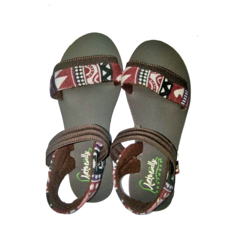 Giày dép xuất khẩu theo đơn hàng quy trình khép kín cam kết tiến độ