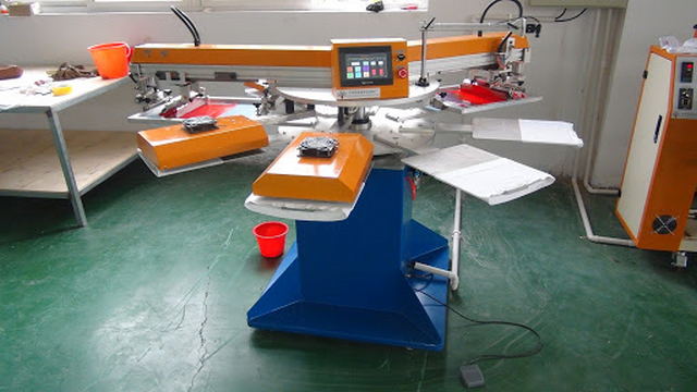 Ưu điểm kỹ thuật in và tính ứng dụng của việc in lụa trên nhựa