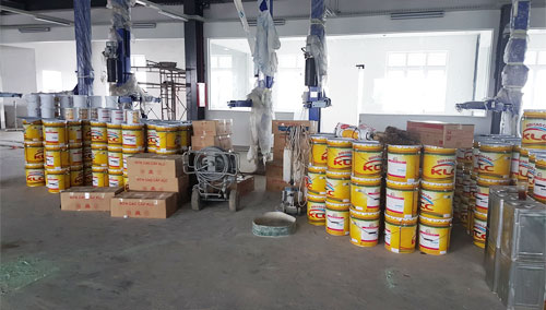 Sơn epoxy KLC  hệ lăn hay  tự san phẳng cho sàn ?