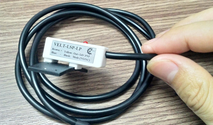 Cảm biến báo mức axit, hóa chất không tiếp xúc