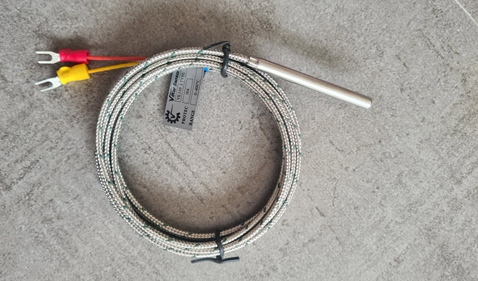 Cảm biến nhiệt loại J