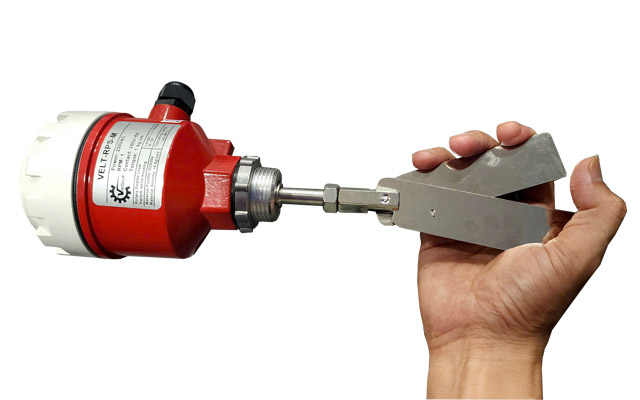 Cảm biến báo mức chất rắn dạng xoay