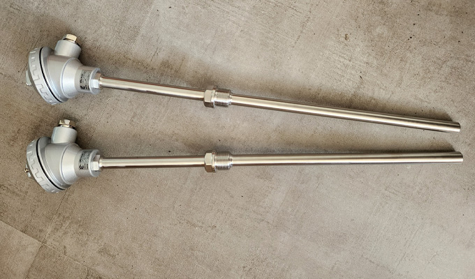 Can nhiệt PT100, ren giữa