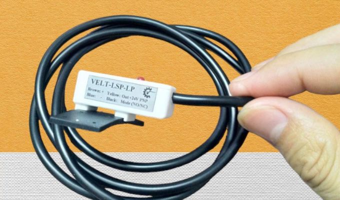 Có thang đo nhiệt độ rộng, thường từ -200 đến 600 độ C.