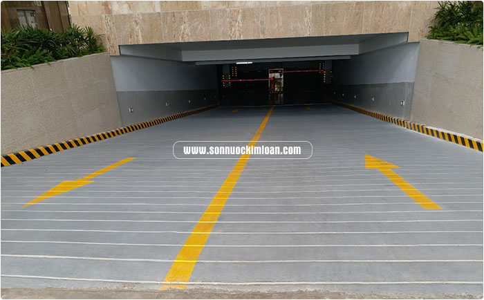 CHỐNG TRƯỢT RAM DỐC CHUYÊN NGHIỆP GIÁ RẺ – NHÀ THẦU THI CÔNG SƠN UY TÍN KIM LOAN