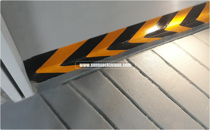 CHỐNG TRƯỢT RAM DỐC CHUYÊN NGHIỆP GIÁ RẺ – NHÀ THẦU THI CÔNG SƠN UY TÍN KIM LOAN