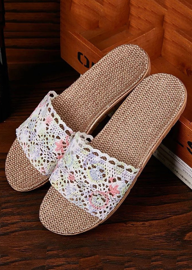 Những mẫu dép cói đẹp được chị em sử dụng nhiều trên thị trường