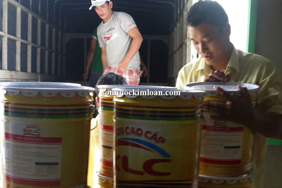 Sơn chống thấm sàn nhà máy chế biến thịt gia súc gia cầm