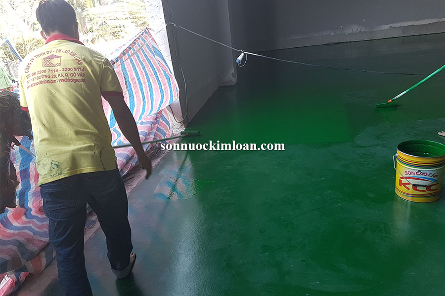 Sơn epoxy KLC  hệ lăn hay  tự san phẳng cho sàn ?