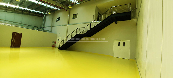 Sơn sàn nhà xưởng màu vàng có đẹp không?