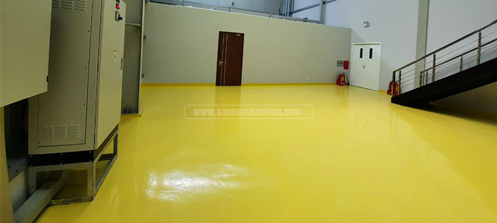 Sơn sàn nhà xưởng màu vàng có đẹp không?