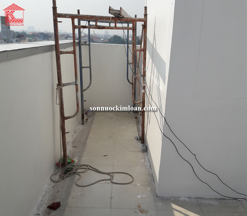 Sơn chống thấm sân thượng ốp gạch