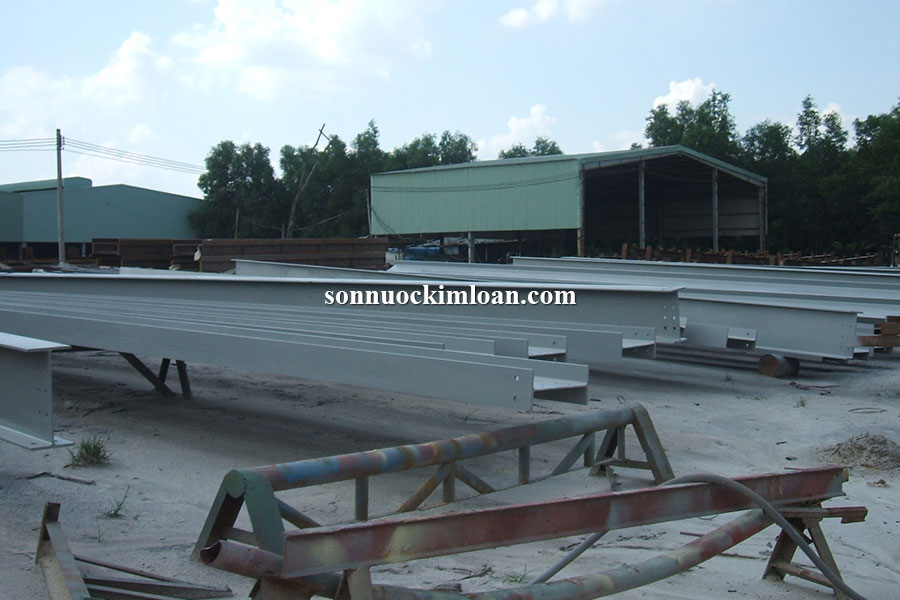 Khung thép tiền chế và phương pháp sơn chống rỉ