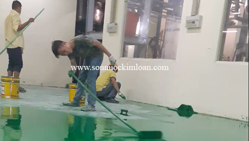 Thi công sơn epoxy tự san phẳng