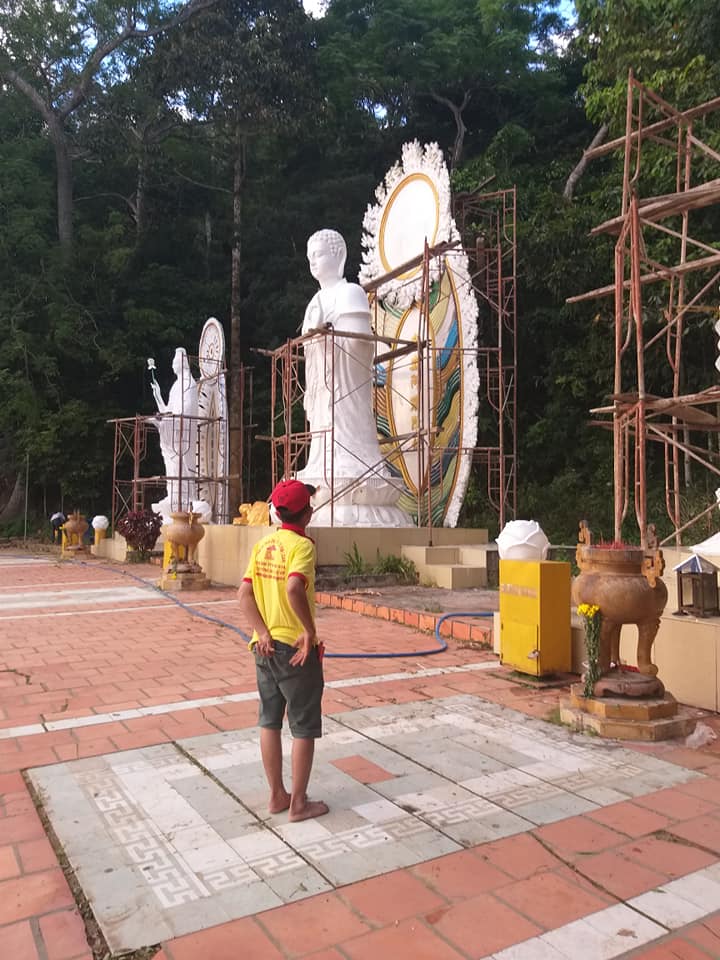 Thi công sơn tượng phật nằm núi Tà Cú &#8211; Bình Thuận